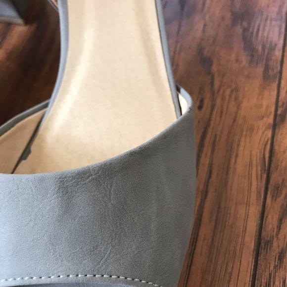 NEVER WORN CL By Laundry - Picture 3 of 7